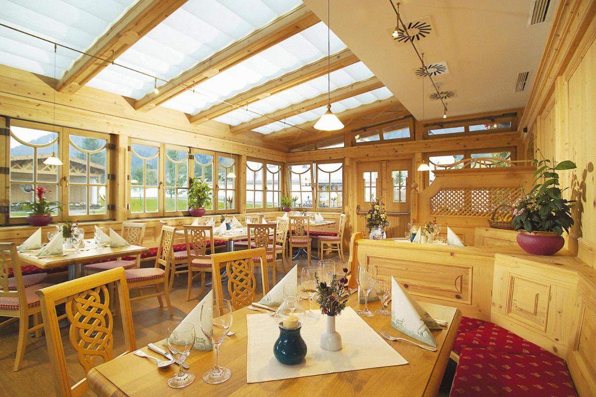 Hotel Hubertus Mit Erlebnislandgasthof Reitherwirt Kitzbühel Kültér fotó